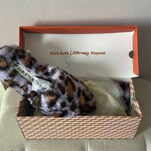 Fabletics slippers NWT
